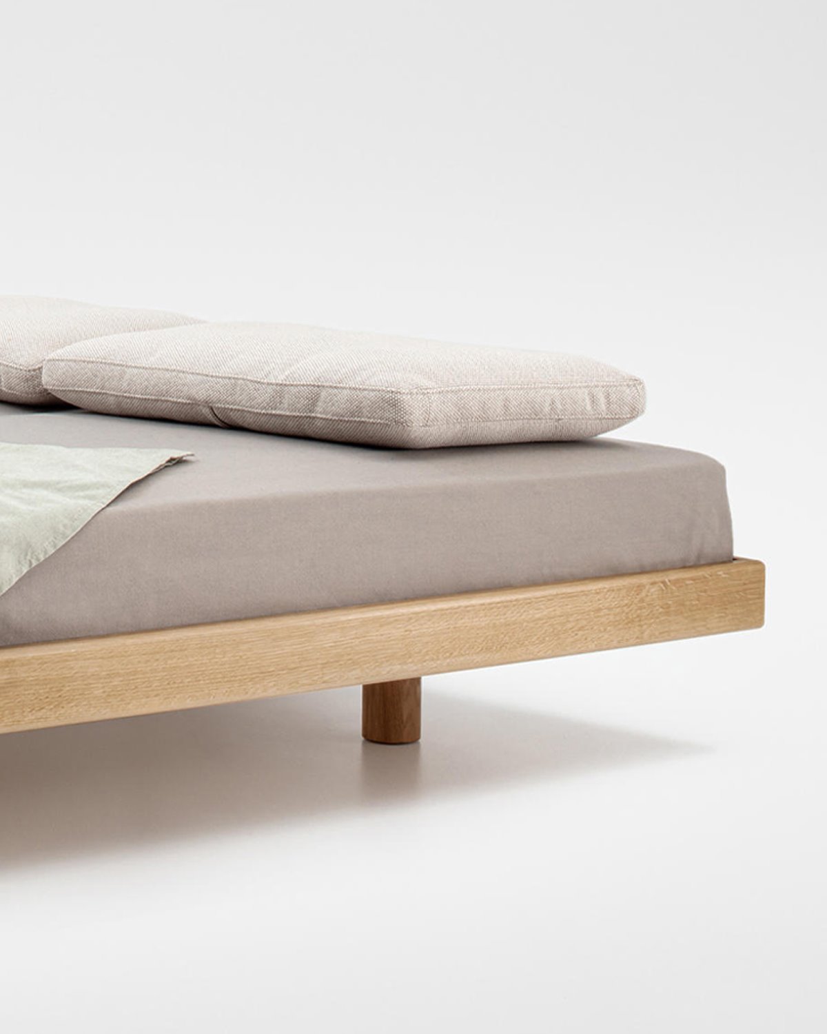 Bedden Ecliar Petite details 2 Z BedHabits